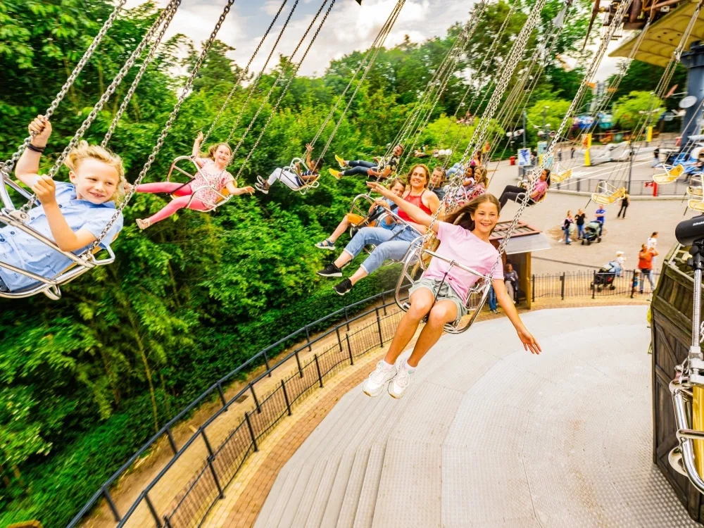 Carousels&Flights - activity zone at Holiday Park Germany: Wellenflug