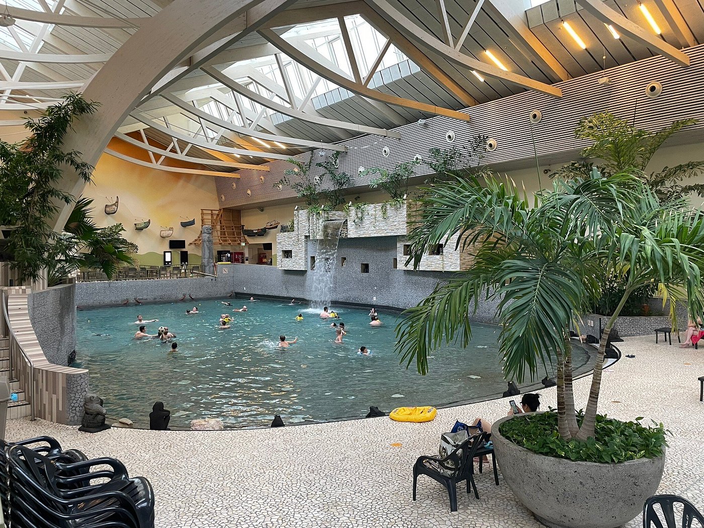 Wave pool - swimming pool at Center Parcs Park Bostalsee
