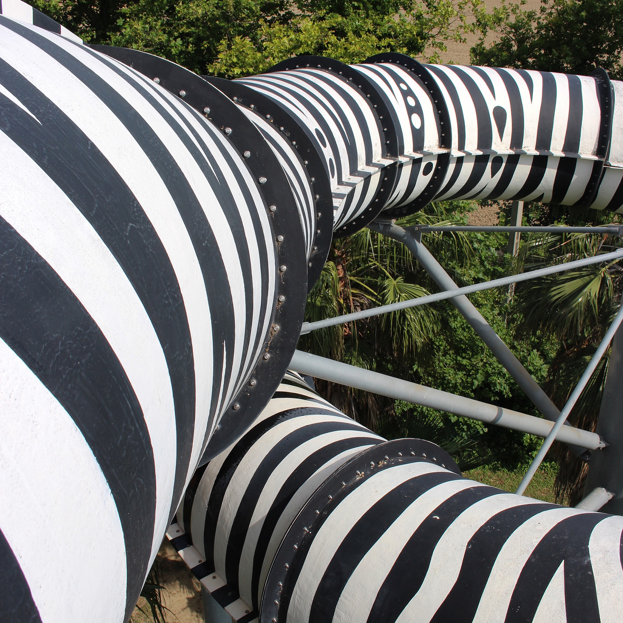Total Zebra - water slide at Aqualand Saint-Cyprien 