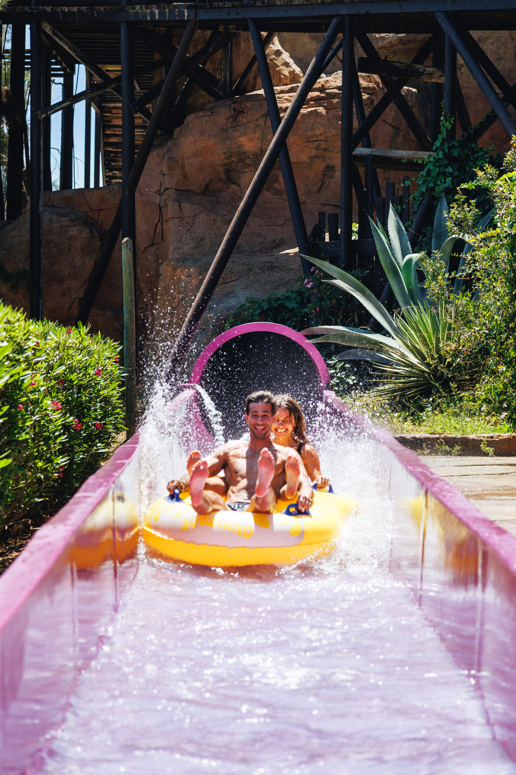 Huracán - water slide at Western Water Park