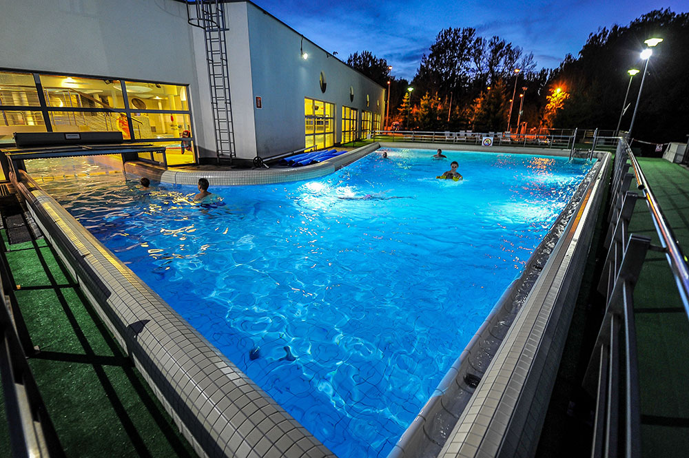 Year-Round Outdoor Pool - swimming pool at Aquapark Sopot