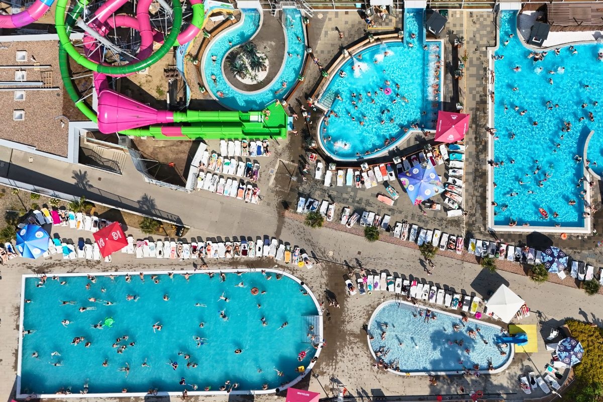 Outdoor Recreational Pool - swimming pool at Aquapark Wrocław