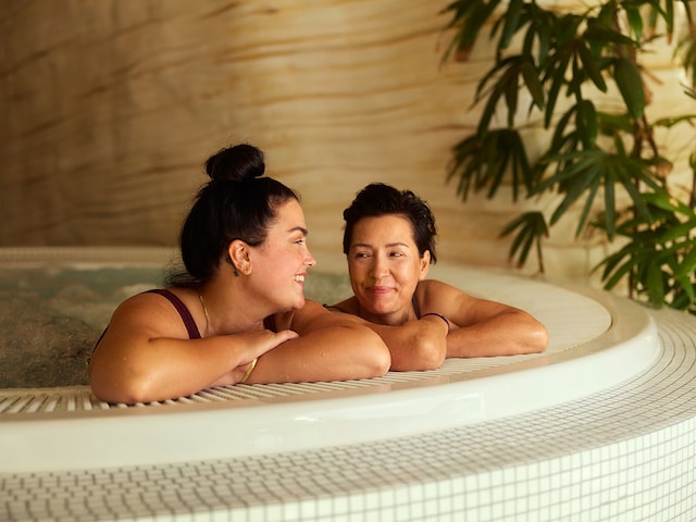 Whirpool Bath - swimming pool at Center Parcs Le lac d"ailette