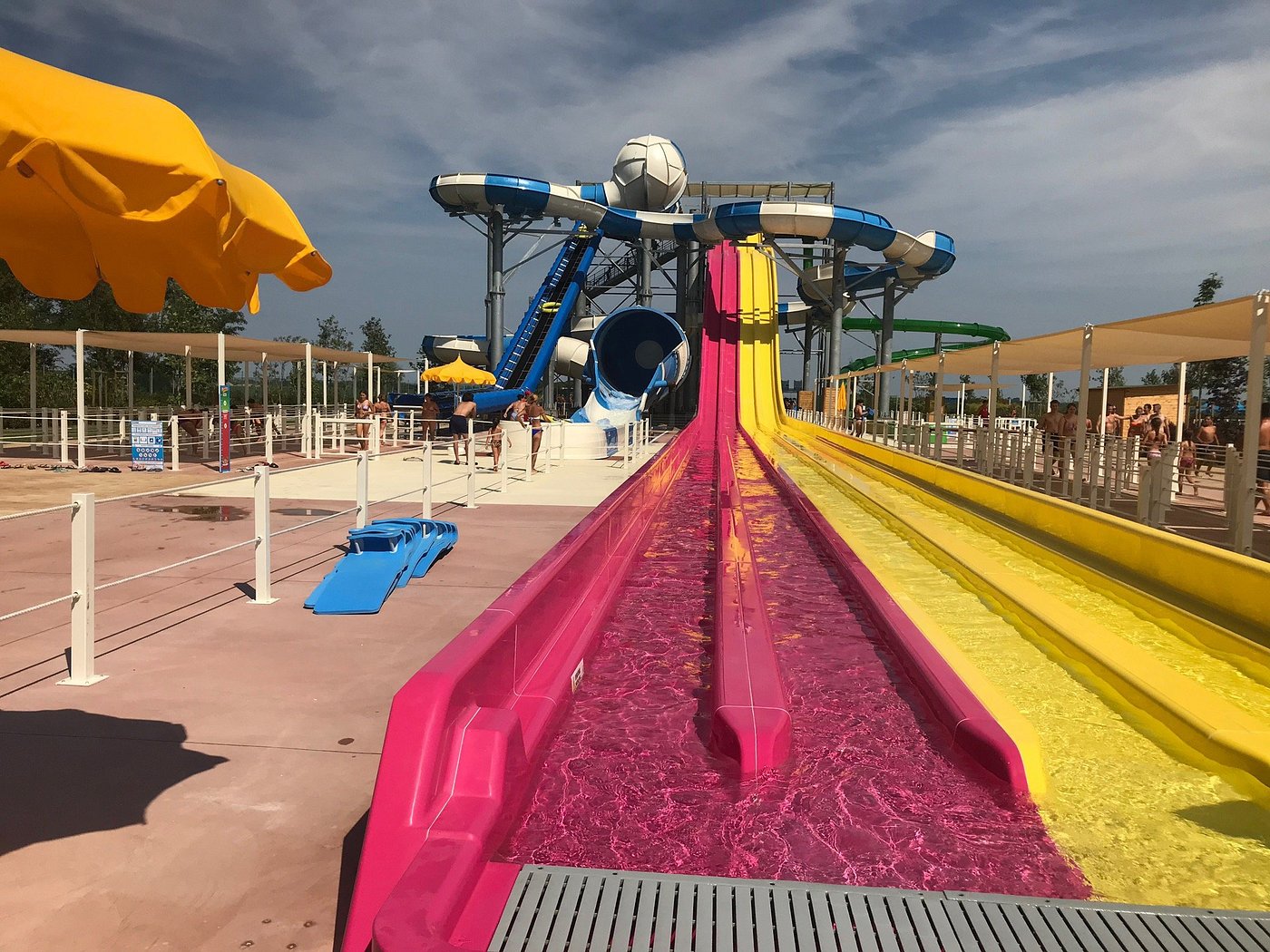 Los Rapidos - water slide at Mirabeach