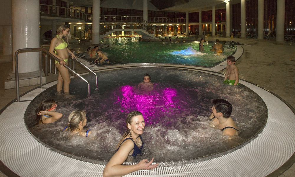 Indoor Hot Tub - swimming pool at Aquaforum Františkovy Lázně