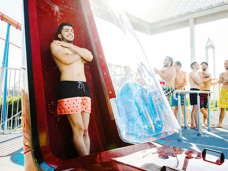 Wonder Woman: El Lazo Mágico - water slide at Parque Warner Beach