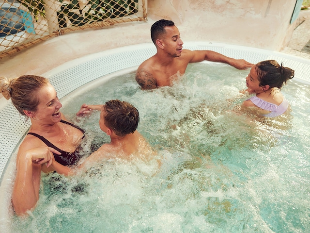 Hot tubs - swimming pool at Center Parcs Port Zélande