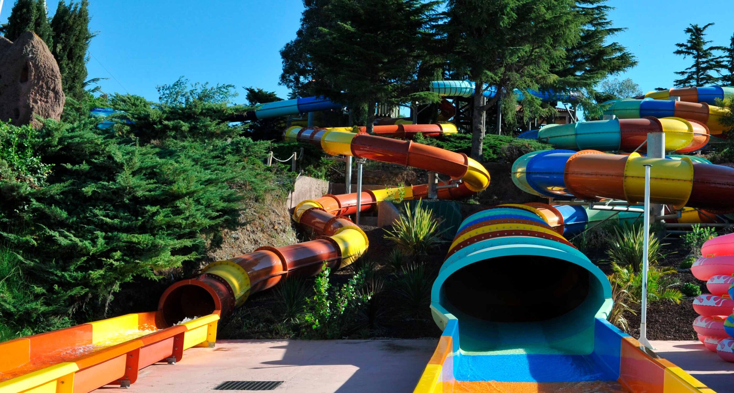 Color Splash - water slide at Aqualand Fréjus