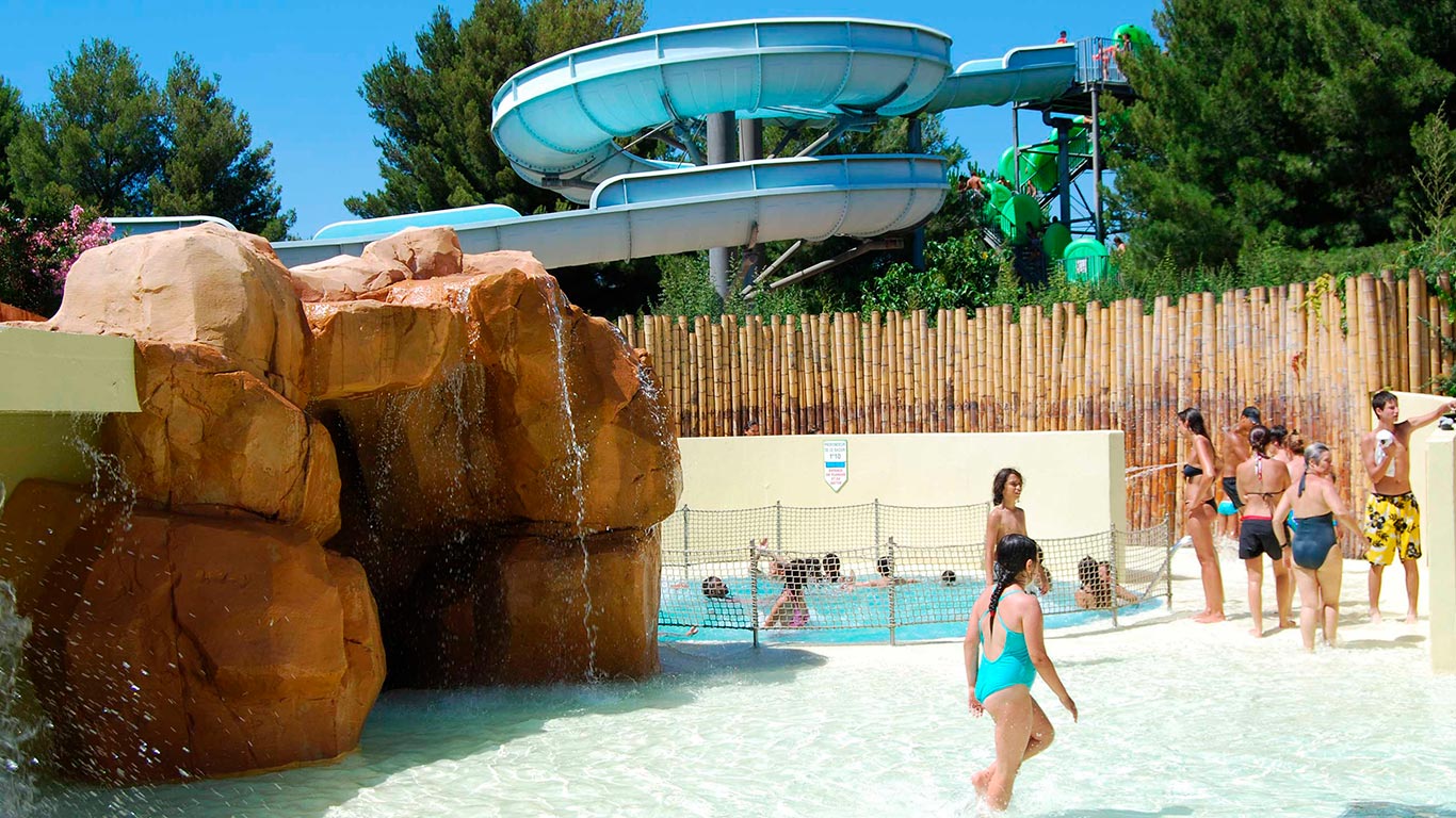 Bubble Bath - swimming pool at Aqualand Sainte-Maxime