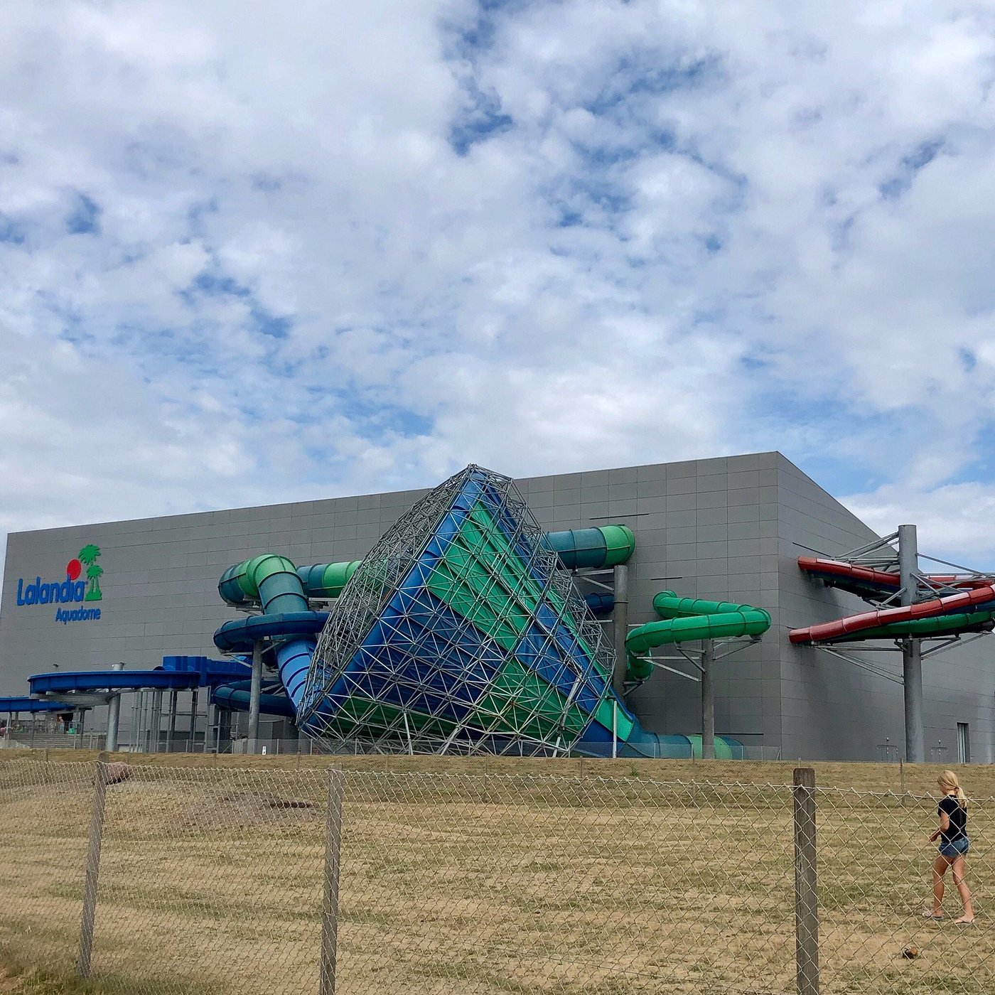 Tornado - water slide at Aquadome Billund