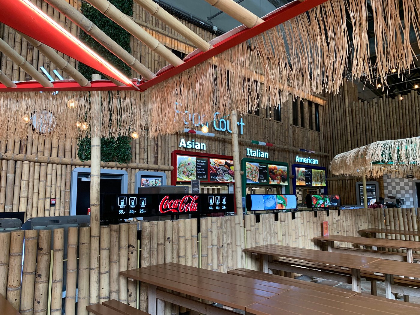Food Court - restaurant (bistro) at Aquadome Billund
