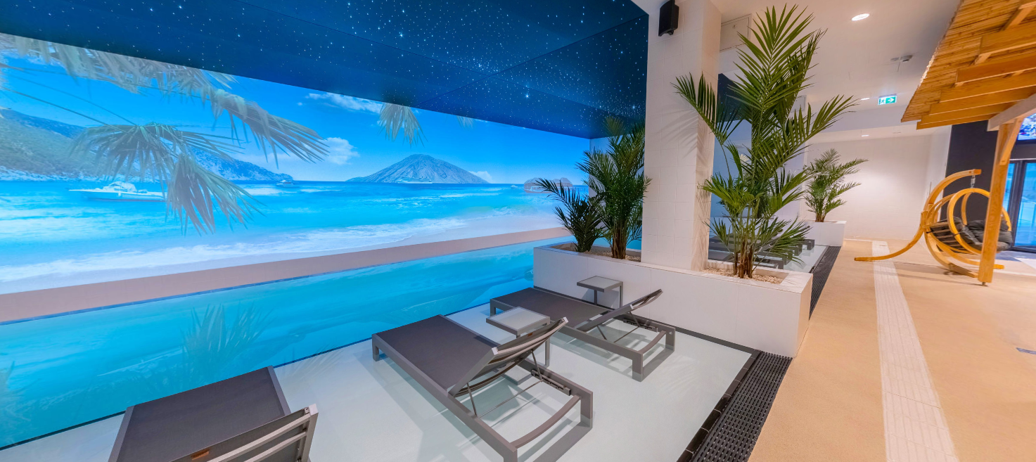 Royal Tropic - swimming pool at Fabryka Wody