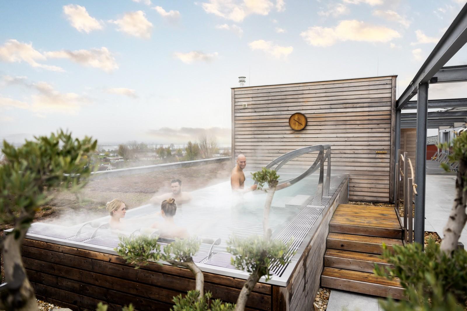 Whirlpool Moravia - swimming pool at Aqualand Moravia