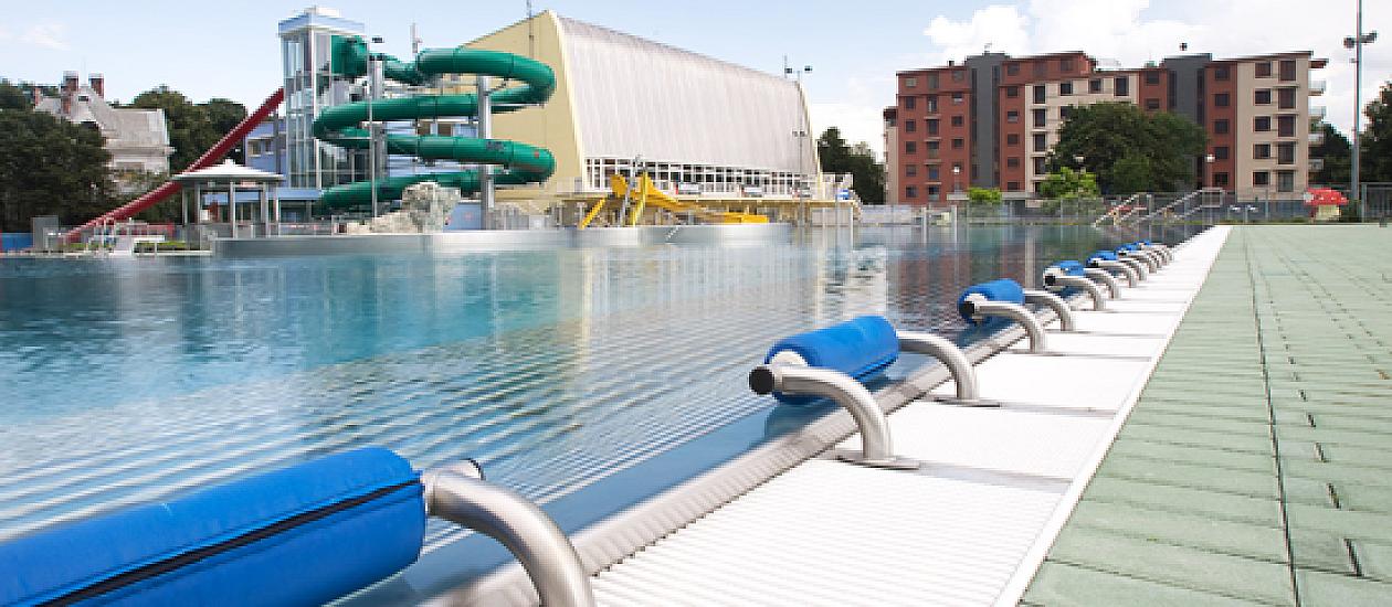 Outdoor Relaxation Pool - swimming pool at Vodni Svet Sareza