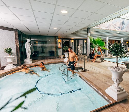 Bubbly Spring - swimming pool at Therme Erding