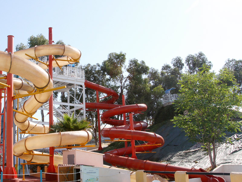 Rainbow Cannon - water slide at Aquasplash Antibes
