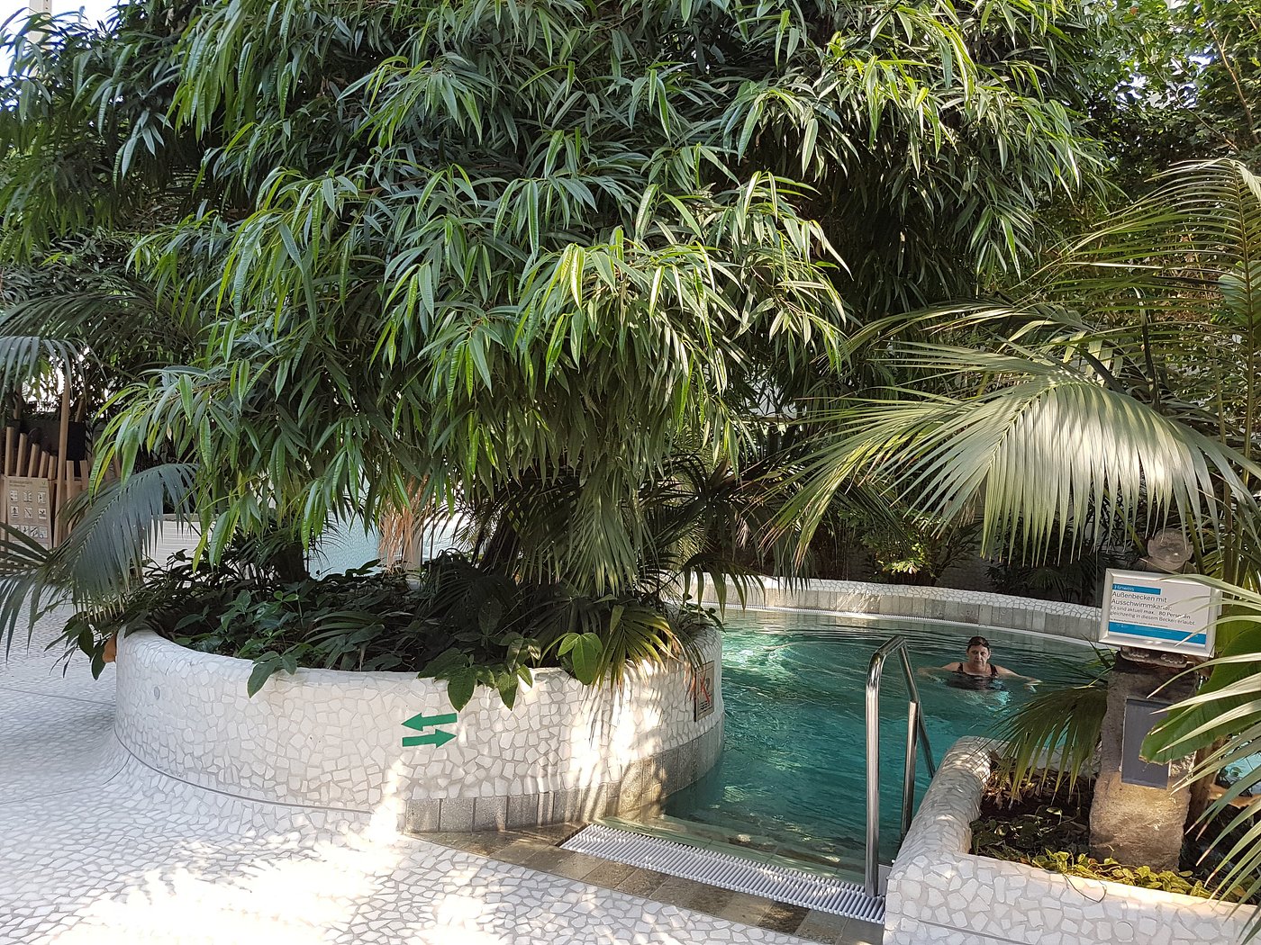 Relaxing bath - swimming pool at Center Parcs Park allgau