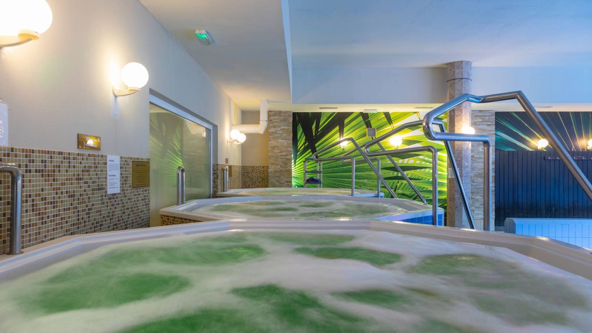 Whirlpool - swimming pool at Sandra SPA Karpacz