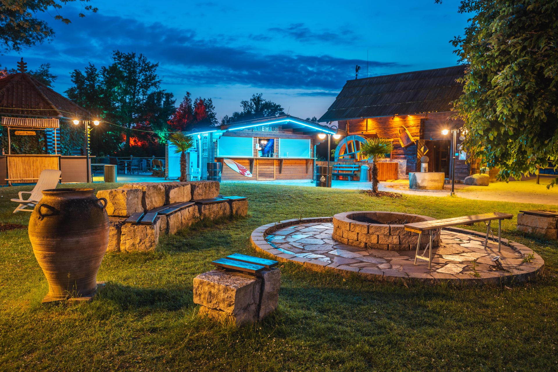 Lake House - restaurant (bistro) at Miramar