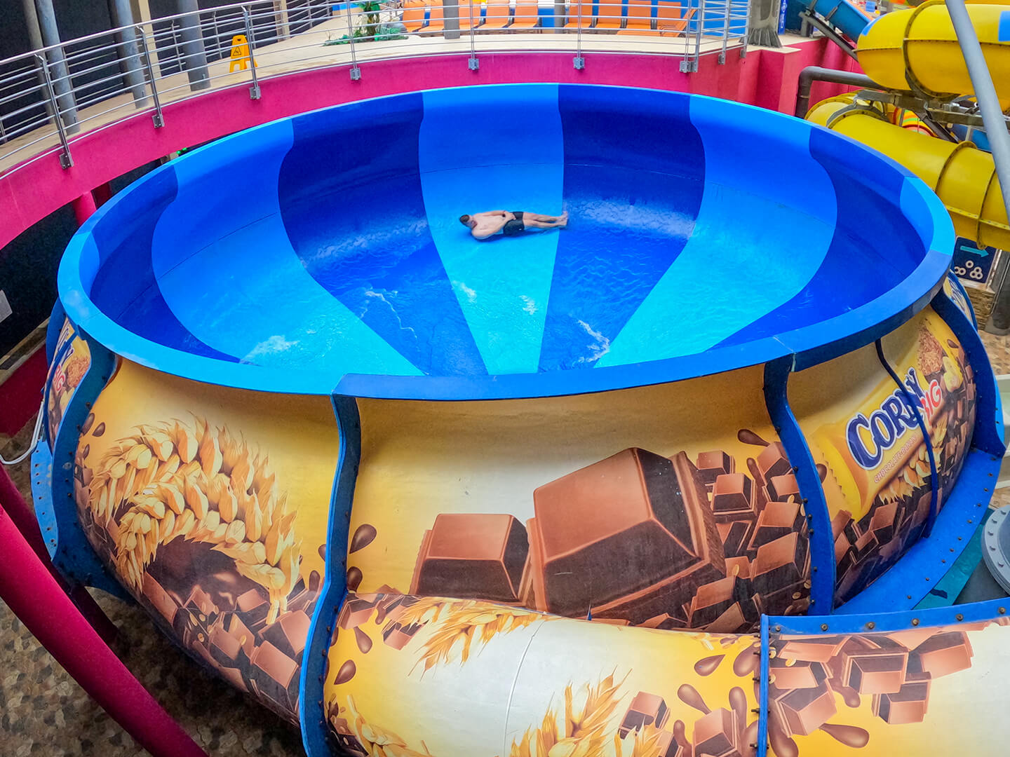 Spacebowl - water slide at Aquapalace Prague