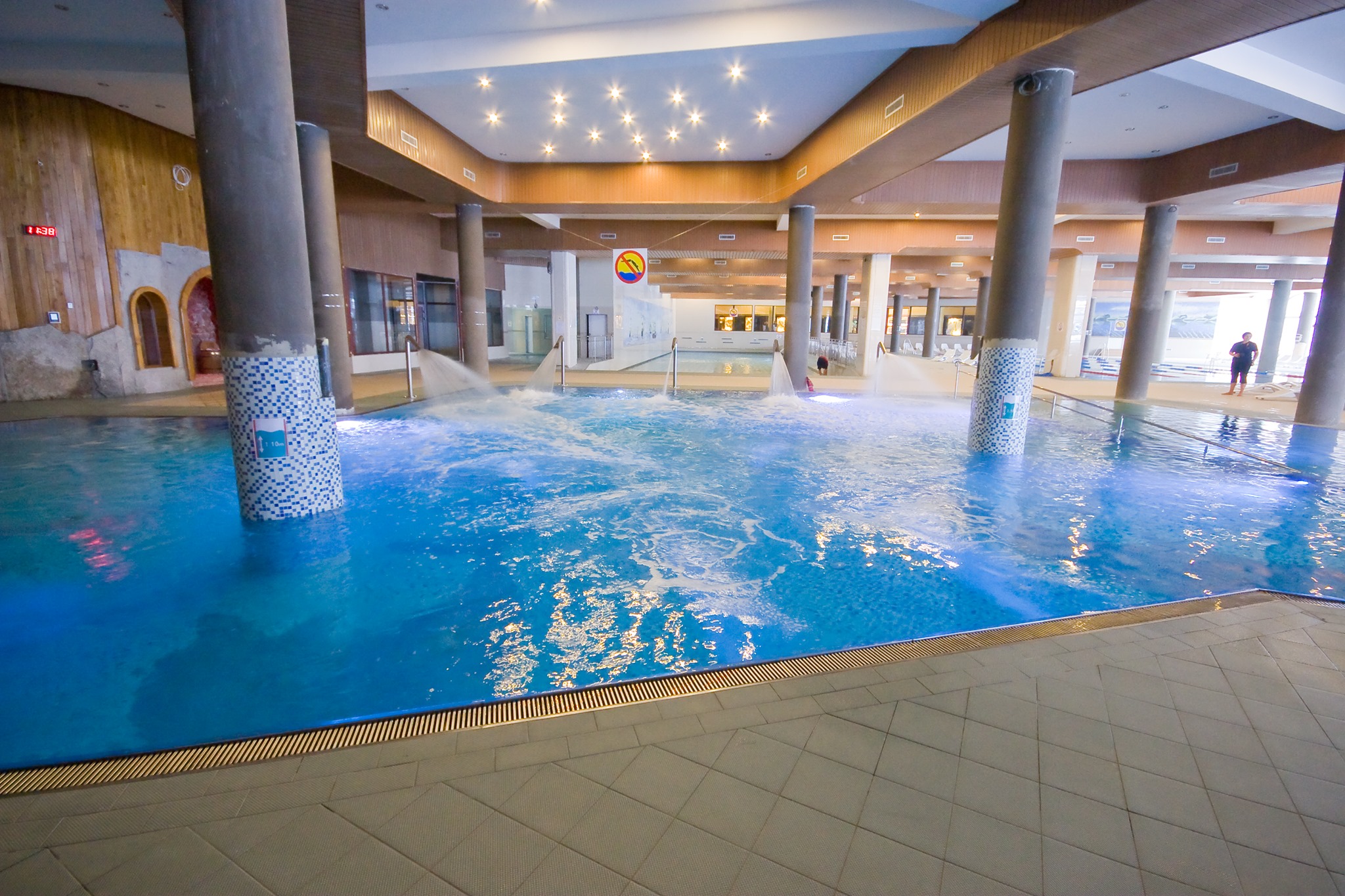 Hydromassage Pool - swimming pool at Tropicana Karpacz