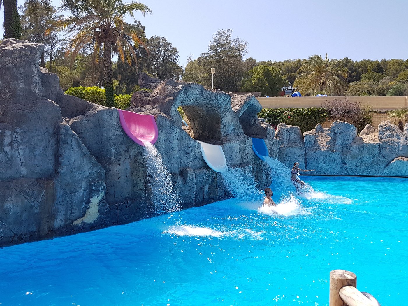 Mini Zigzag - water slide at Aquopolis Cullera