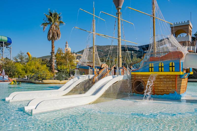 Pirate´s Ship - water slide at Aqua Fantasy Aquapark