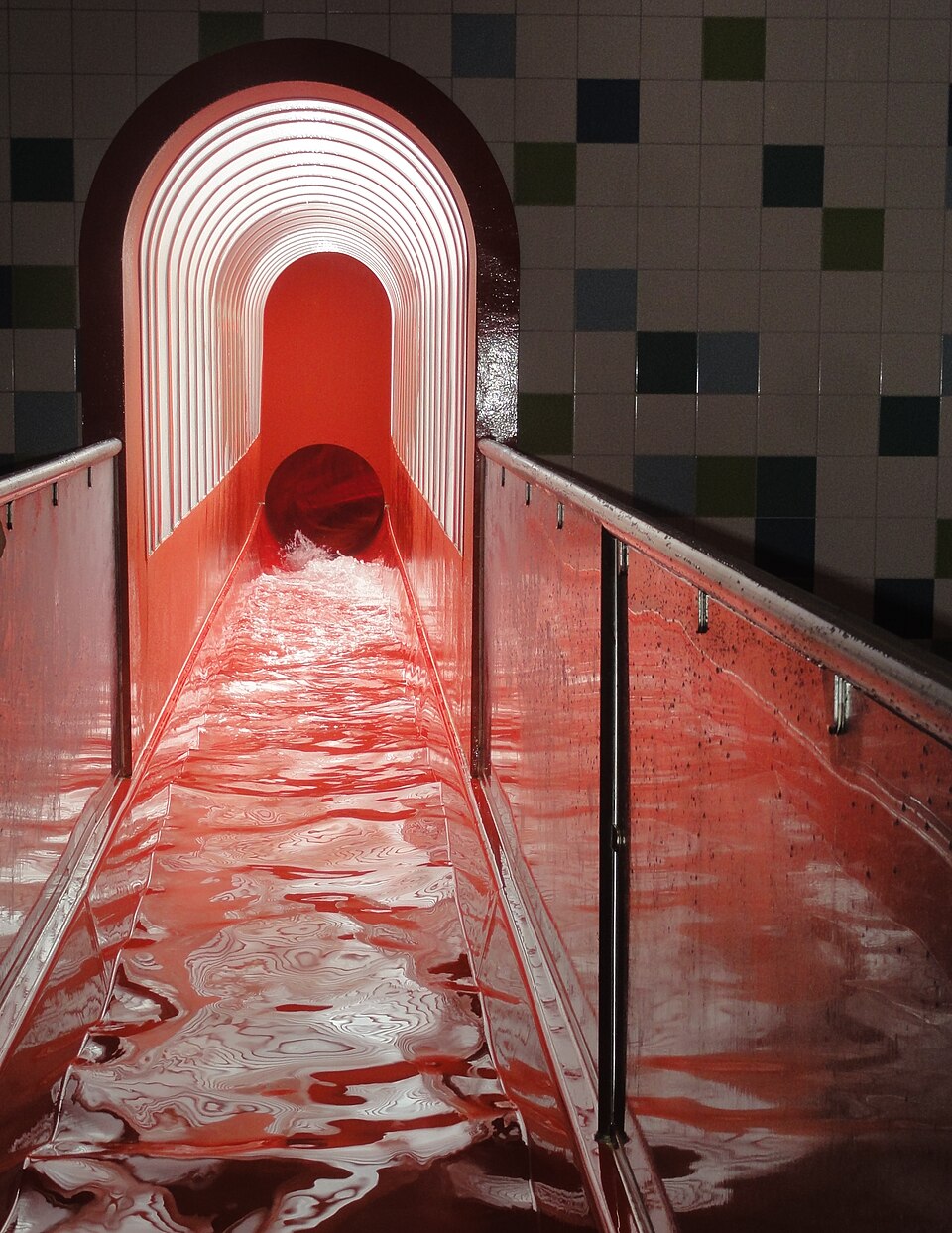 Disco Slide - water slide at Plopsaqua De Panne