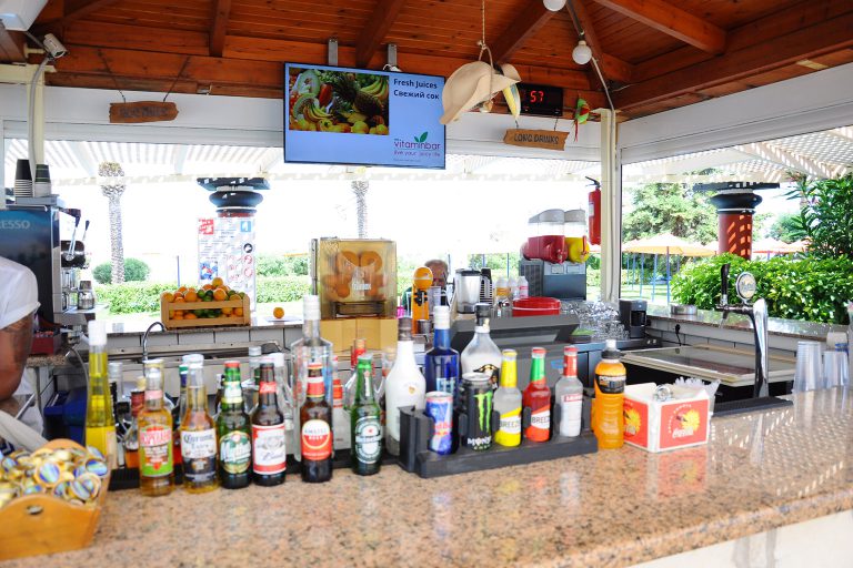 Coctail Bar - restaurant (bistro) at Watercity Anopolis