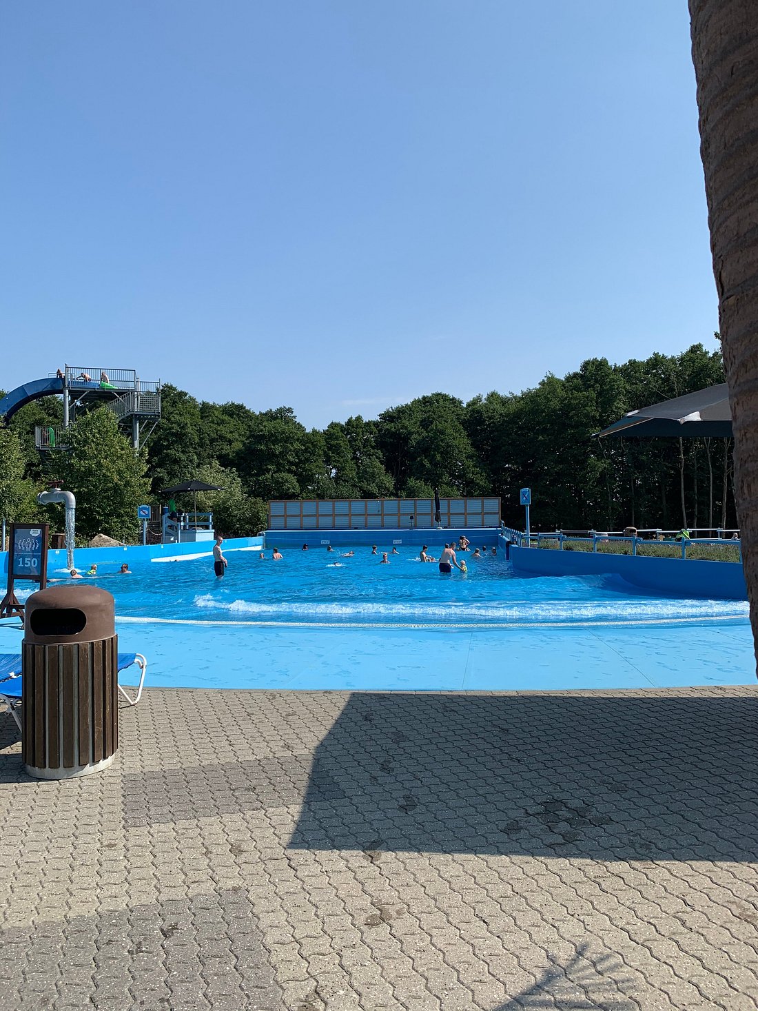 Honolulu Bay - swimming pool at Vandland 