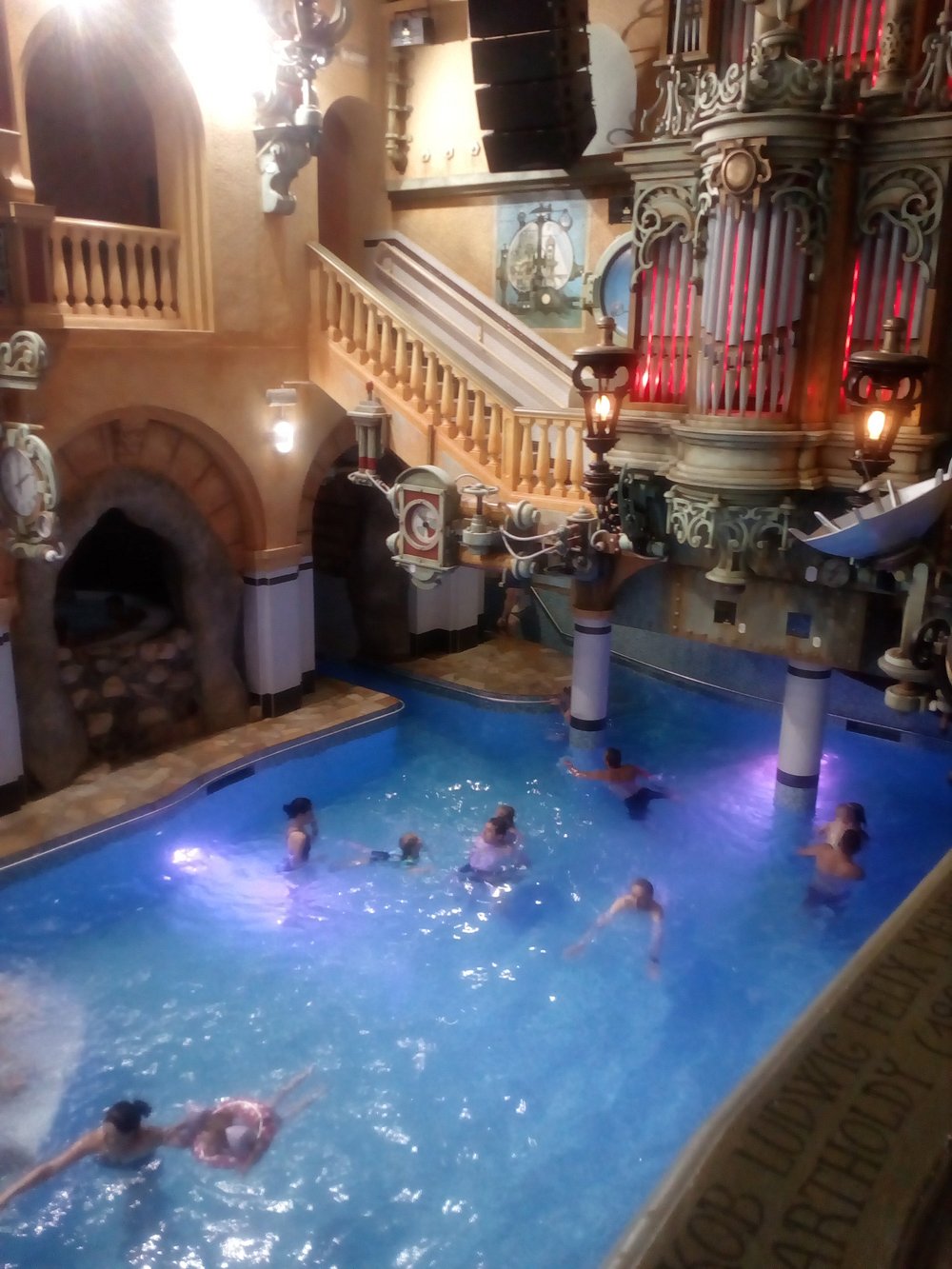 Lazy River - swimming pool at Centrum Babylon