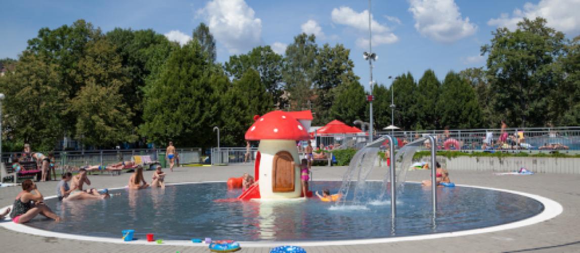 Outdoor Children"s Paddling Pool - swimming pool at Vodni Svet Sareza