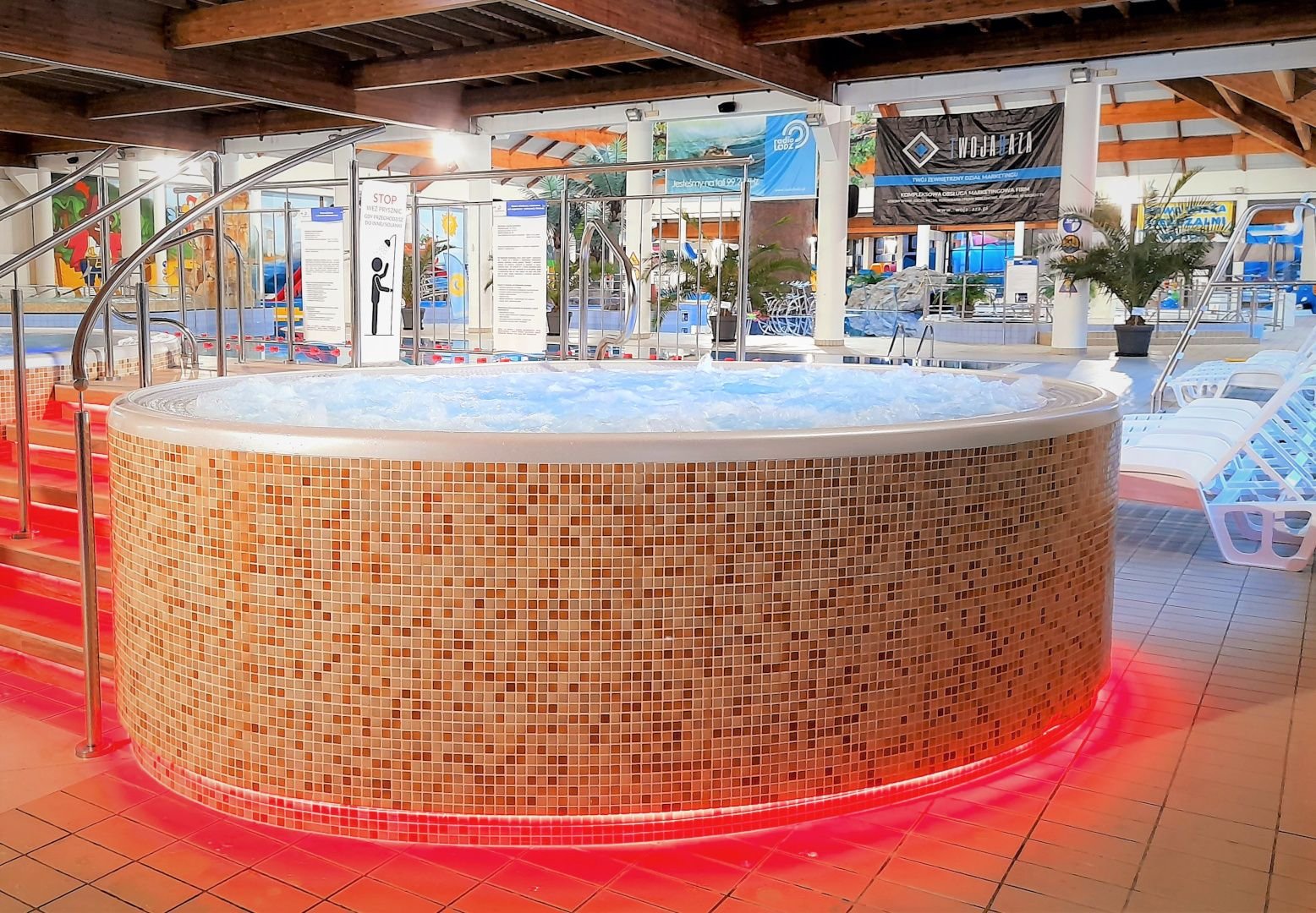 Bathtub With Magnesium-Potassium Salt - wellness area at Aquapark Fala Łodz