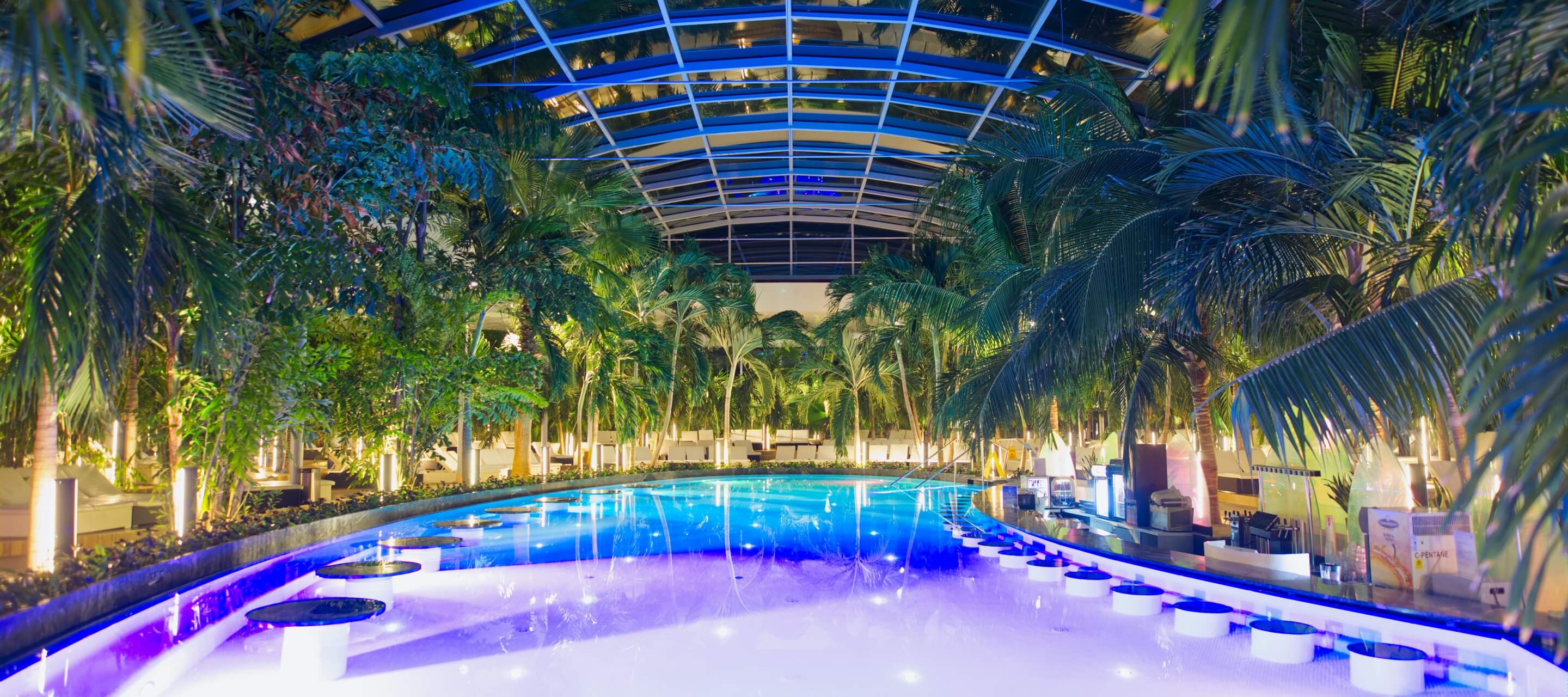 Relax  - swimming pool at Therme Bucharest