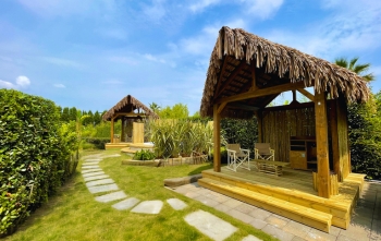 Cabana Paradize - service area at Acquaworld