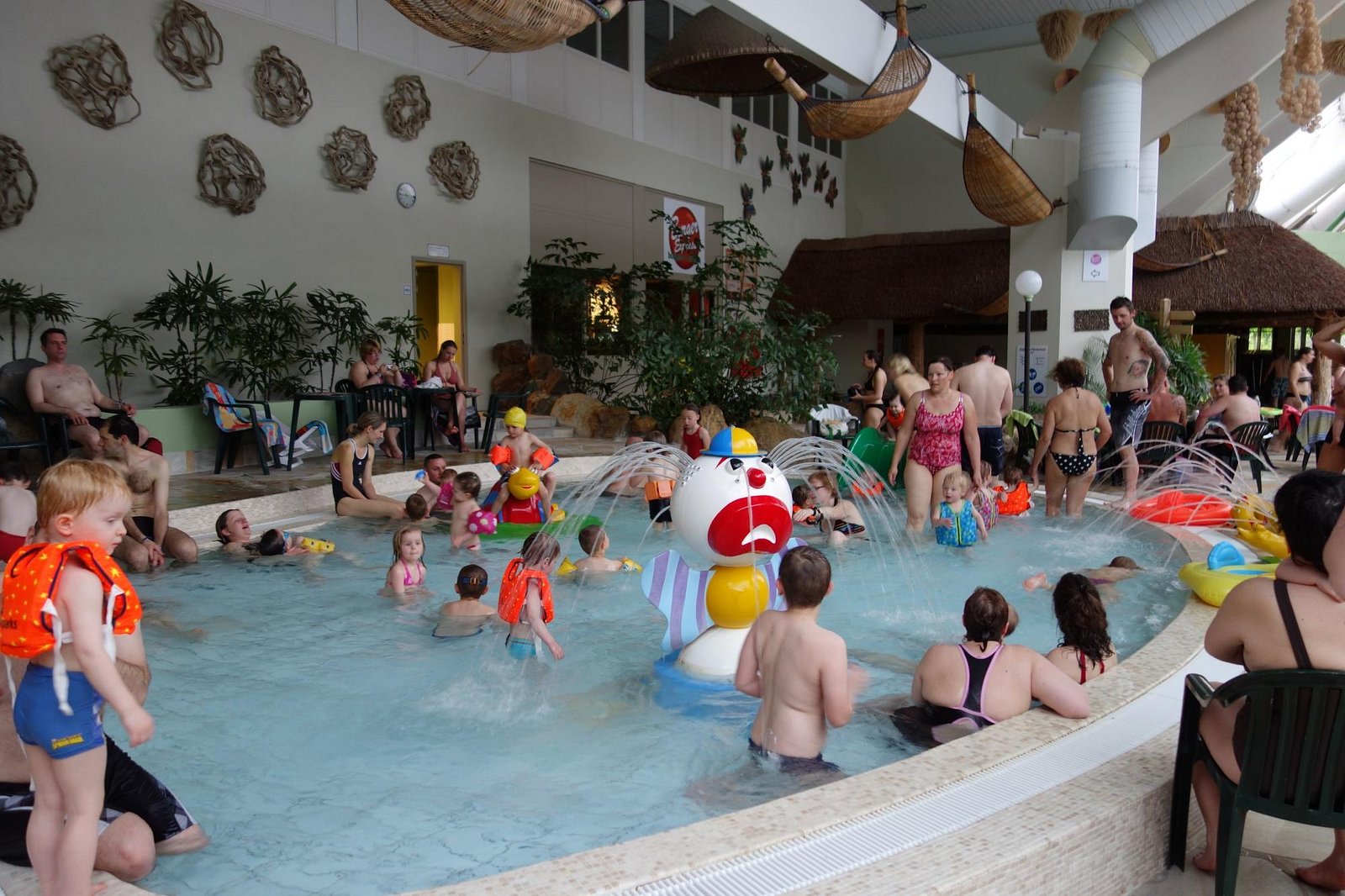Paddling pool for children - swimming pool at Sunparks Kempense Meren