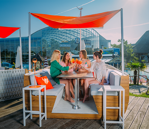 Bookable Loungers & Lounges - service area at Therme Erding: Party Boats
