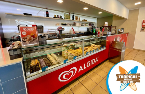 Tropical Wave Food & bar - restaurant (bistro) at Acquaworld