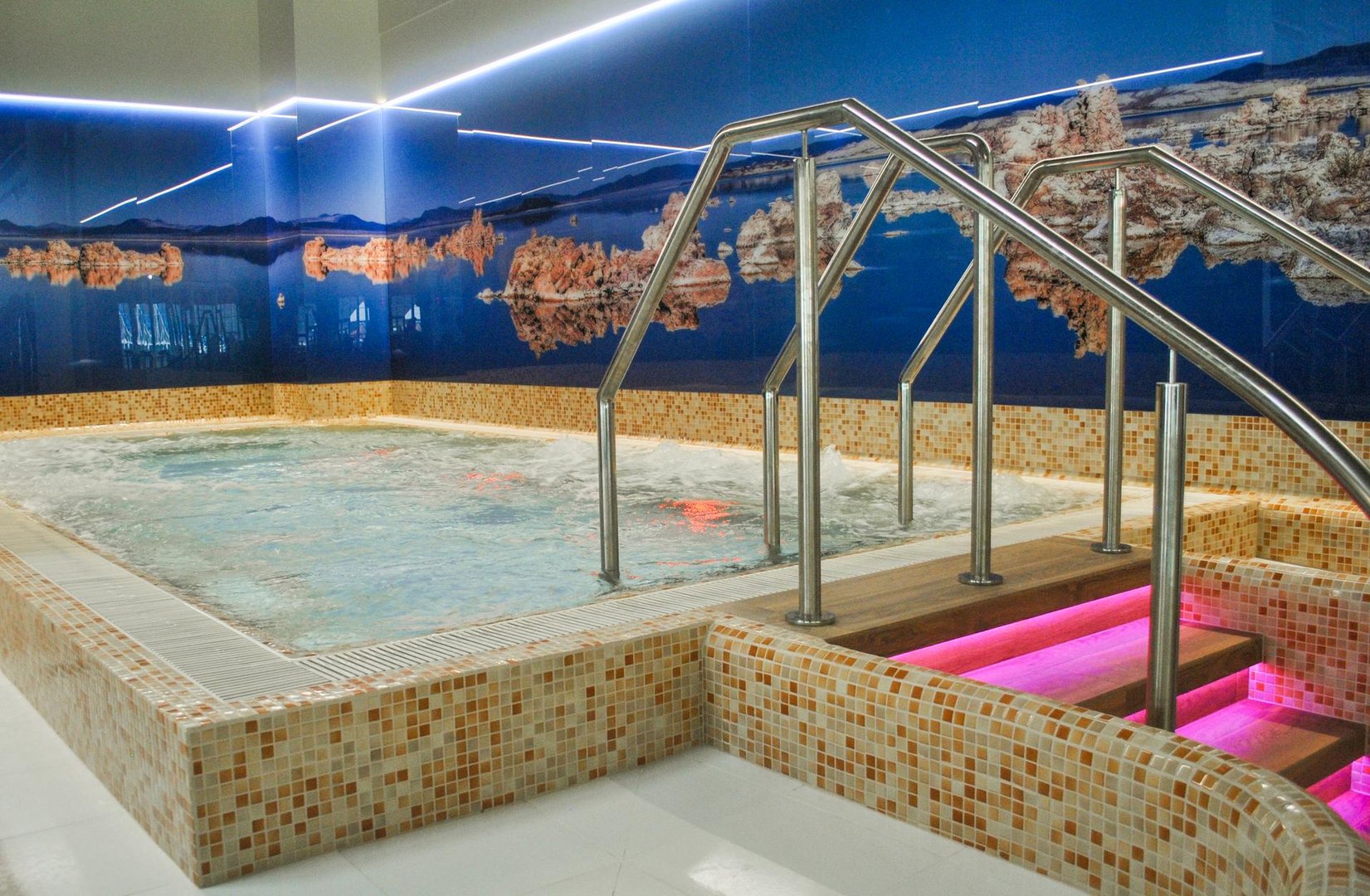 Brine Pool With Dead Sea Salt - swimming pool at Aquapark Fala Łodz