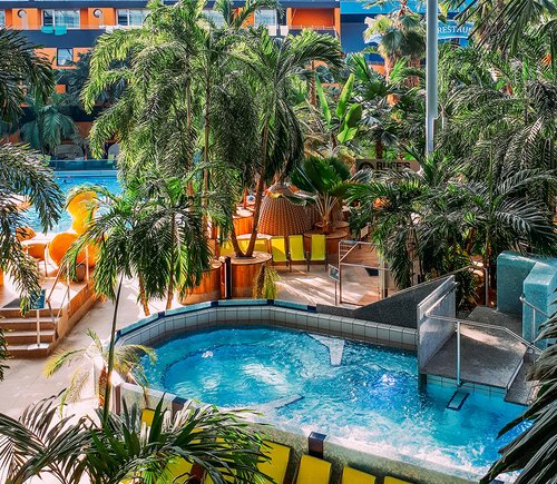 Bubbly Whirlpool - swimming pool at Therme Erding